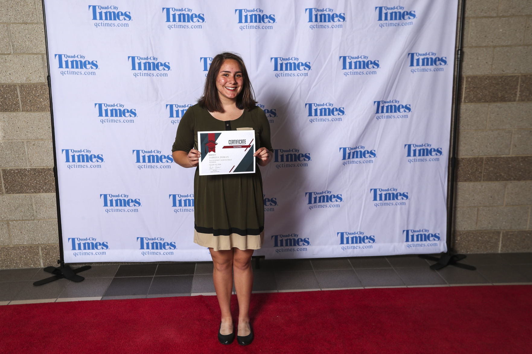 051518-salute-to-academics-red-carpet-098